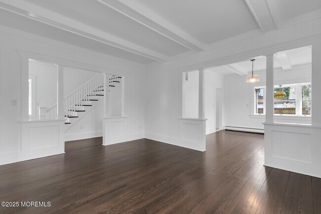 Building Photo - 18 Holly St