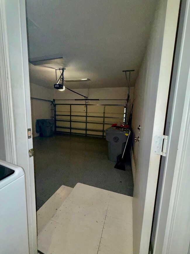 Building Photo - 1203 Scarlet Oak Cir