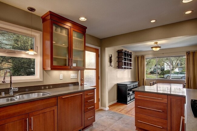 Building Photo - CLICK "REQUEST A TOUR" NOW!