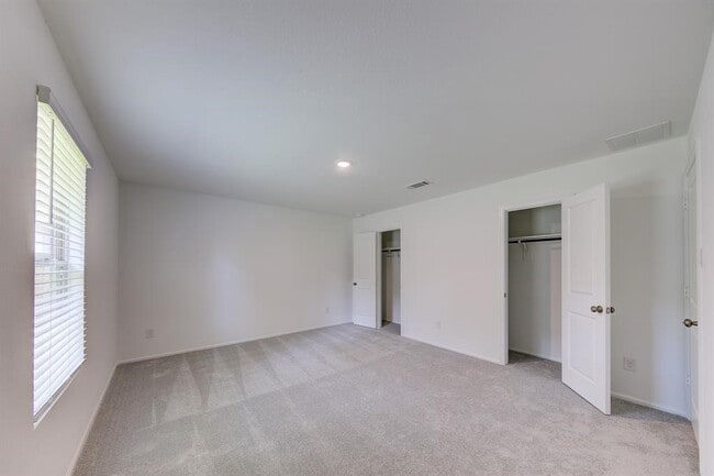 Building Photo - 20930 Zuccala Dr