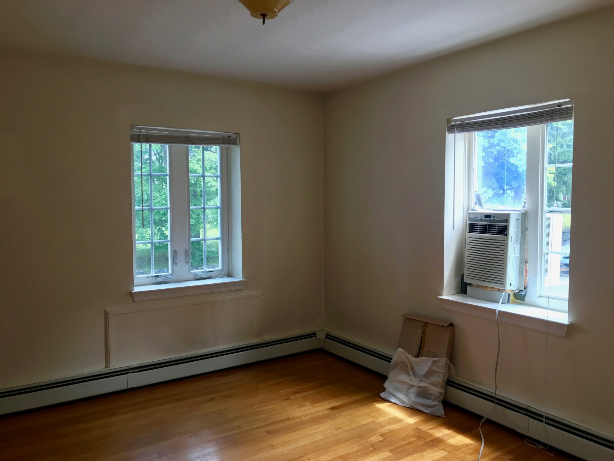 Building Photo - 9 Mount Ida St