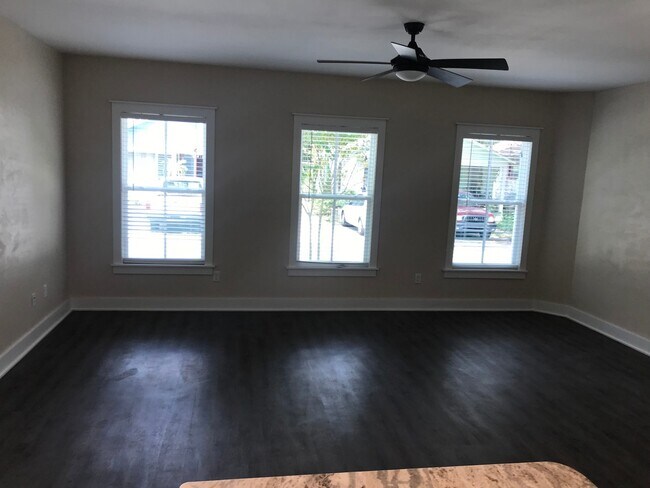 Building Photo - Newly Constructed Luxury 4 Bed / 4 Bath Bungalow Cottage with Extra Room and Bathroom