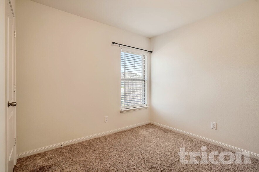 Building Photo - 1367 Barrel Dr