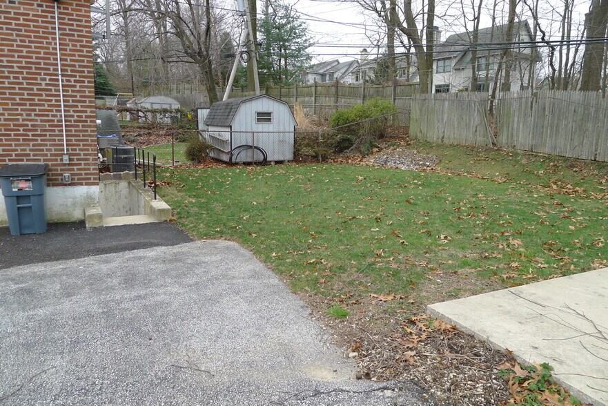 Building Photo - 278 Valley View Road