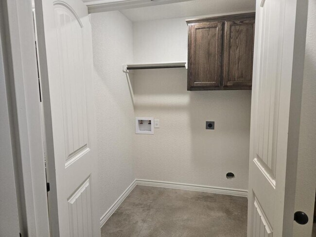 Building Photo - 175 Stillhouse Rd