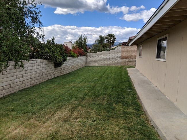 Building Photo - 11942 Douglas St