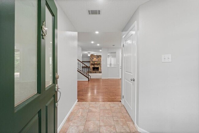 Building Photo - 66 Indian Clover Dr
