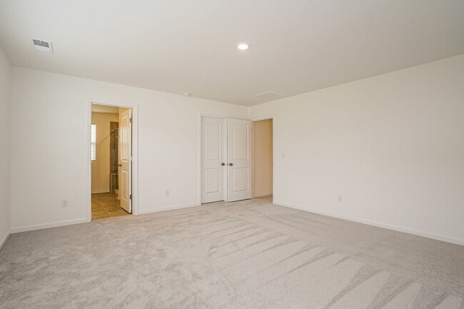 Building Photo - $395 off first month rent!! “Bright, Modern & Move-In Ready – 4BR/3BA Townhome - Angier