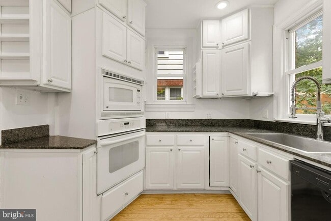 Building Photo - 3717 Legation St NW