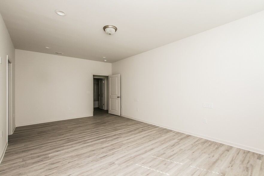 Building Photo - 1636 Tom Sadler Rd