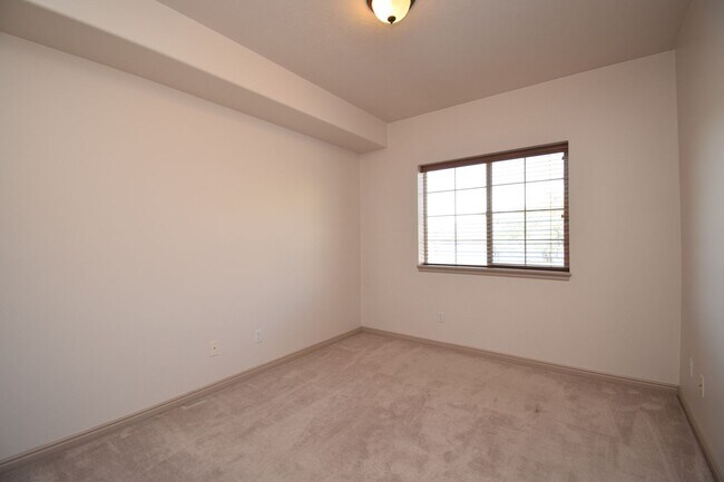 Building Photo - 1255 Wolf Hollow Ln