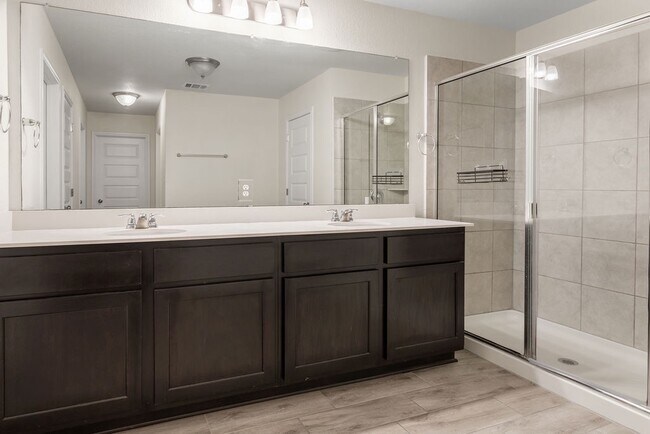 Building Photo - 5461 Vanner Path