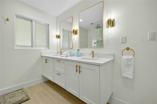 Building Photo - 1377 Sand Castle Rd