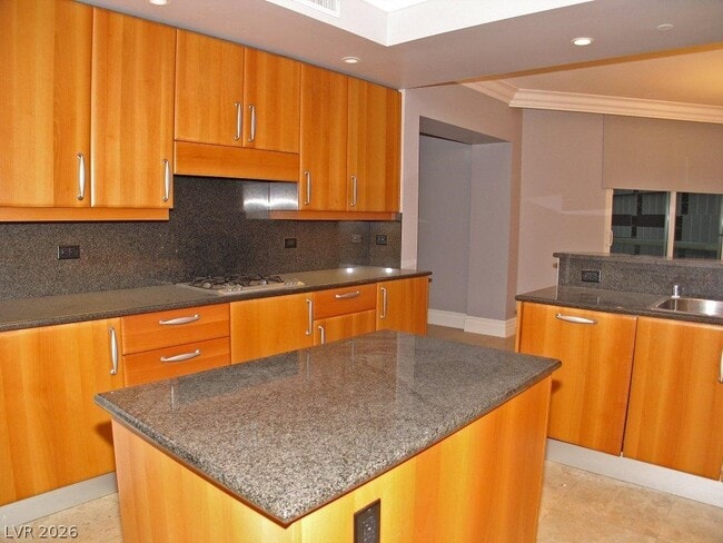 Building Photo - 2747 Paradise Rd