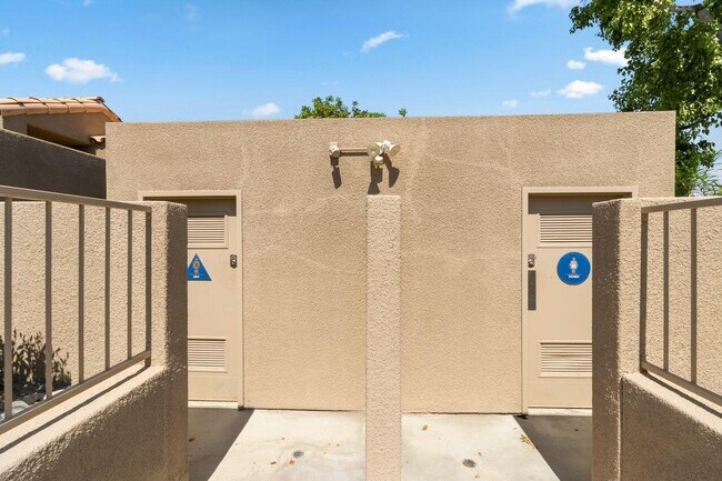 Building Photo - 20 Pebble Beach Dr