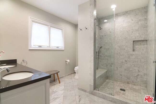 Building Photo - 9145 Sawyer St