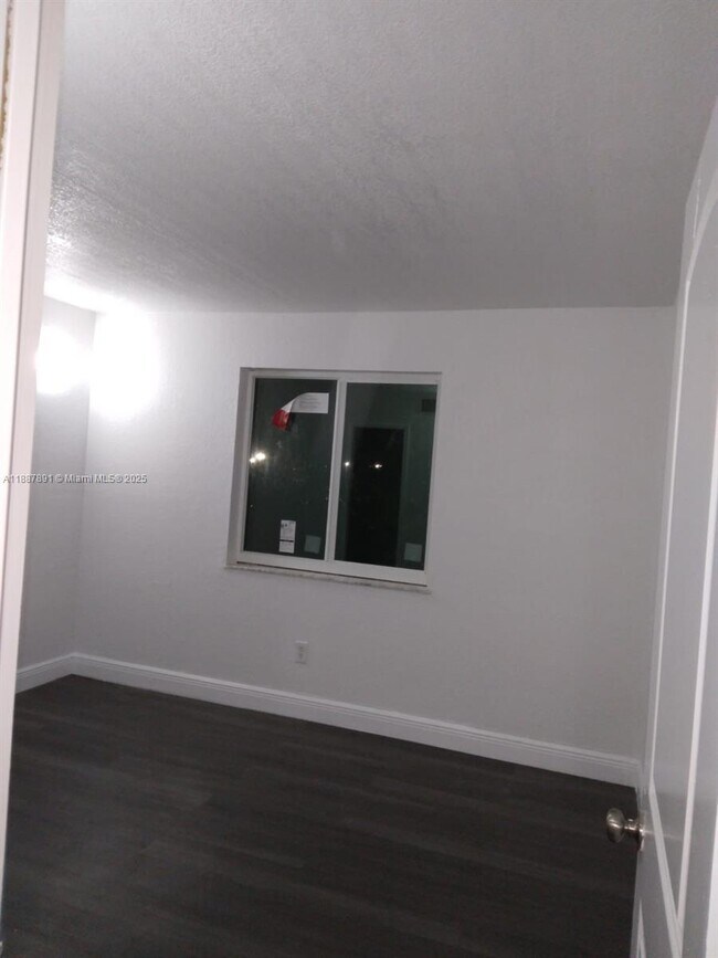 Building Photo - 14850 Naranja Lakes Blvd