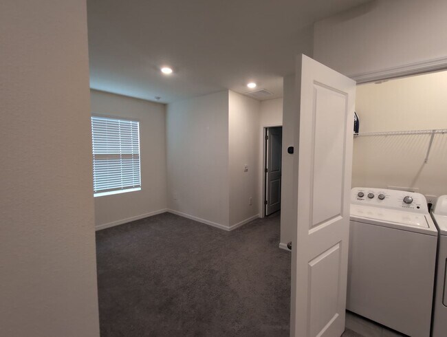 Building Photo - Fresh new build ~ 3 bed/ 2.5 bath Townhous...