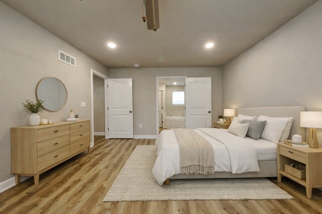 Building Photo - Spacious 3-Bedroom Home with Hardwood Floors & Patio in Blue Springs, MO