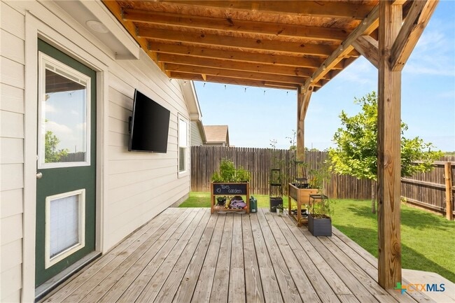 Building Photo - 9129 Navarro Vis