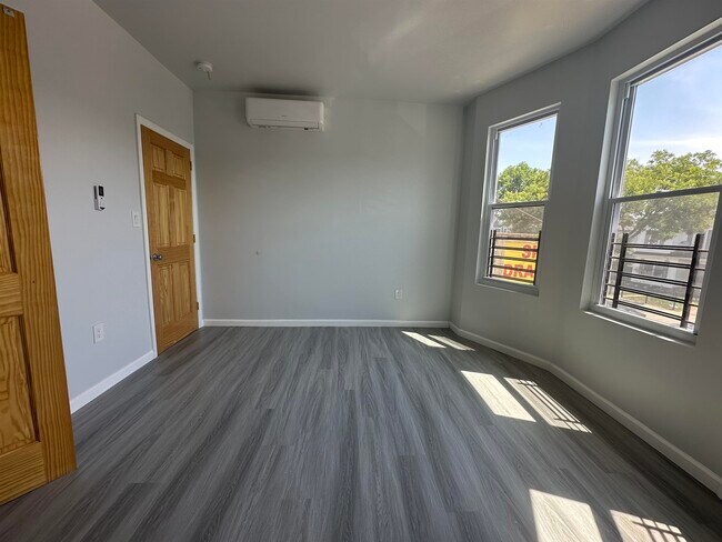 Building Photo - 599 Ocean Ave