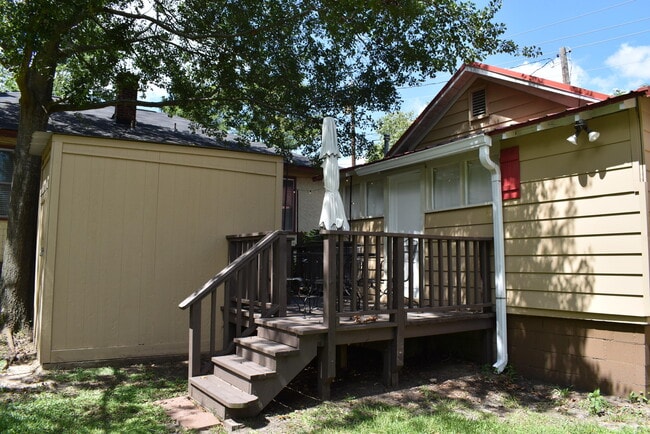 Building Photo - 324 Milledge Rd