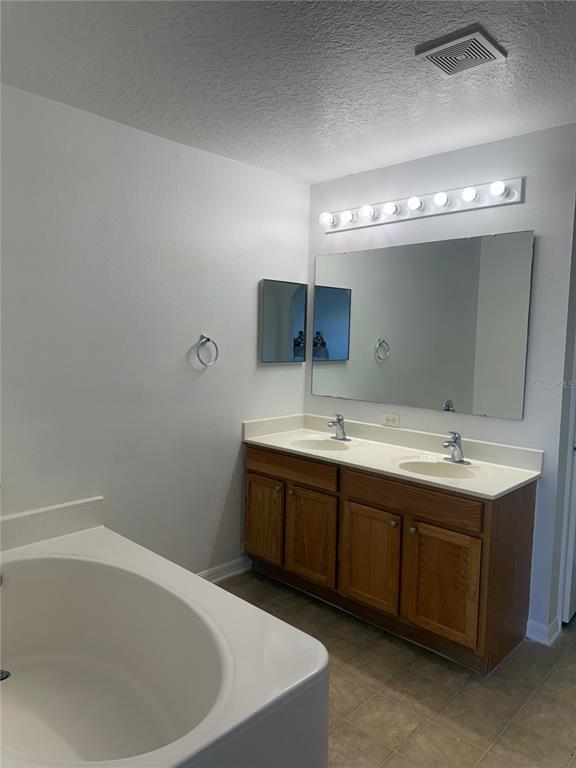 Building Photo - 1902 Huron Way