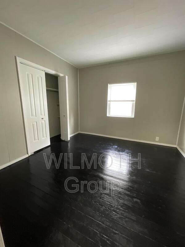 Building Photo - 210 Whitlock Ave