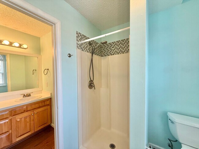 Building Photo - Charming 3BD, 2.5BA Willow Spring Home on a Corner Lot with a 2-Car Garage and a Large Fenced Bac...