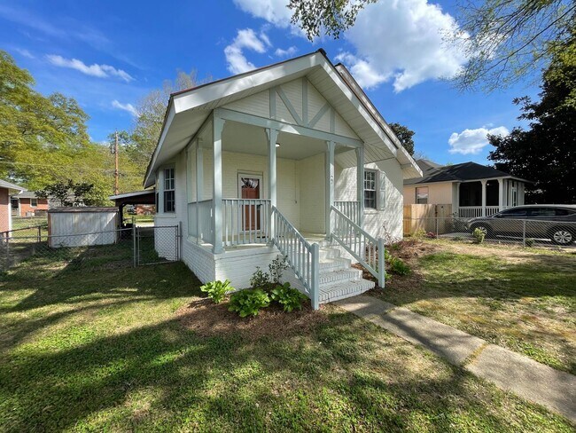 Building Photo - Large 2/1 House in Celanese- $1,495