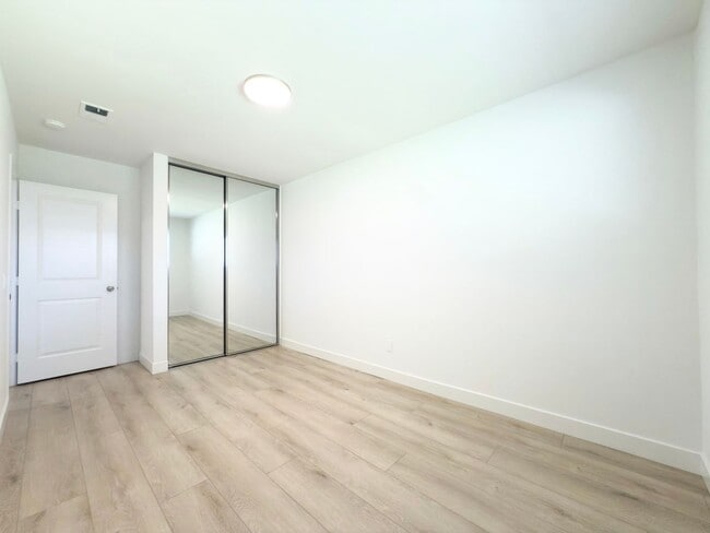 Building Photo - Remodeled Single Level in Cul-de-Sac!