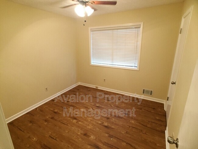 Building Photo - 5040 Woodland Dr NW