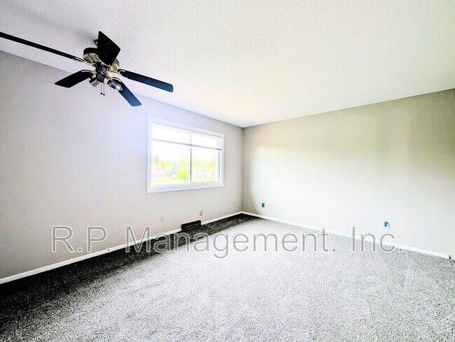 Building Photo - 7216 79th Ave N
