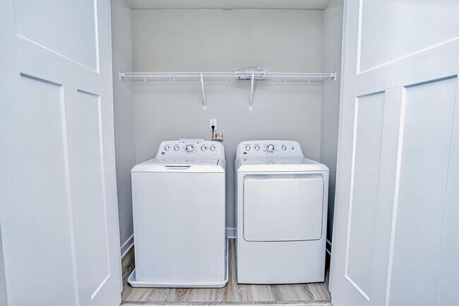 Building Photo - 207 Broad Banyan Ct