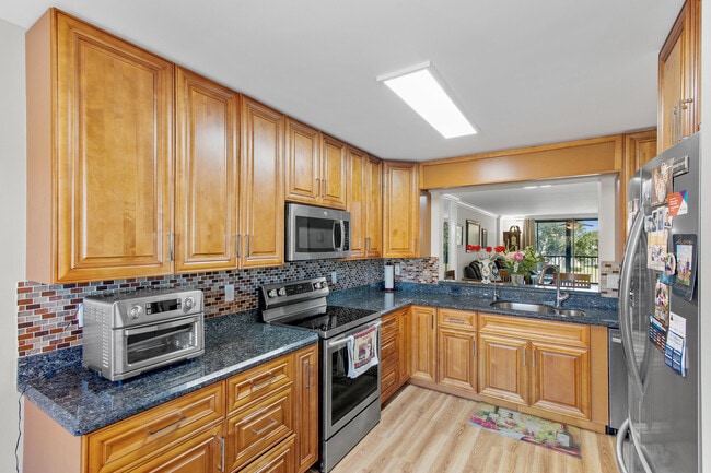 Building Photo - 15355 Lakes of Delray Blvd