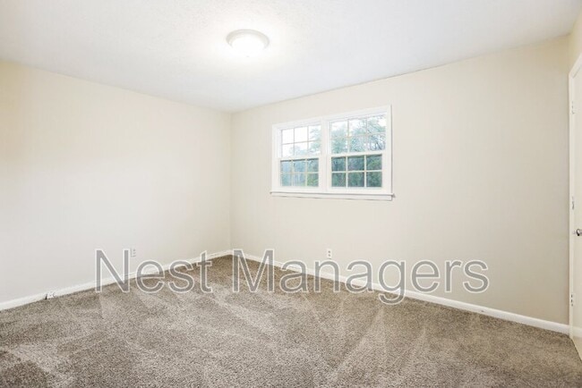 Building Photo - 828 Pilot Ave