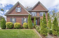 Building Photo - 2505 Eastway Dr