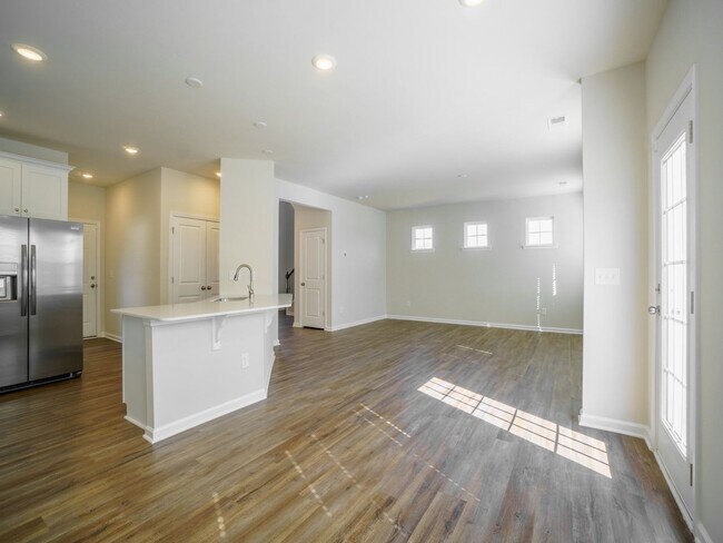 Building Photo - 1 Year Old New Home With 3 Bedroom 2.5 bat...