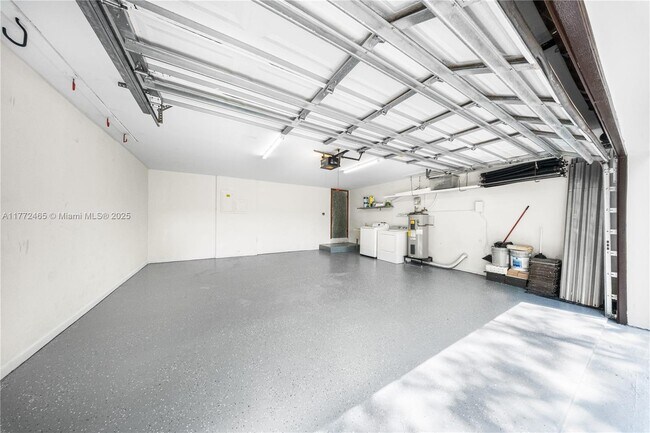 Building Photo - 511 Vittorio Ave