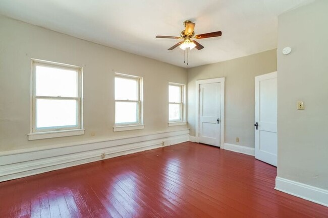 Building Photo - 20 Vernon Ave