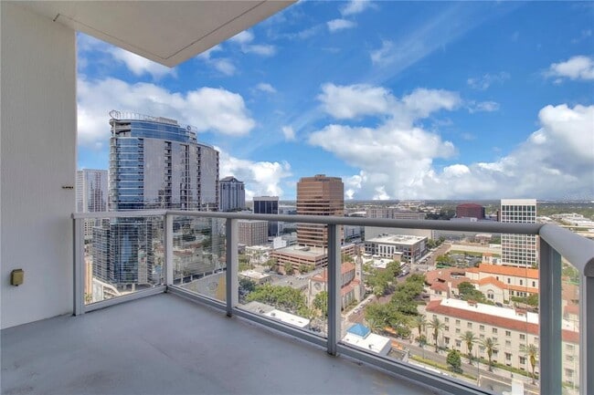 Building Photo - 150 E Robinson St