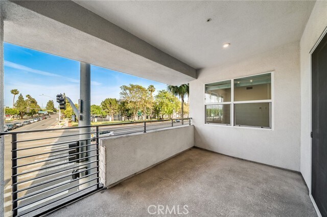 Building Photo - 1102 S Urbana St