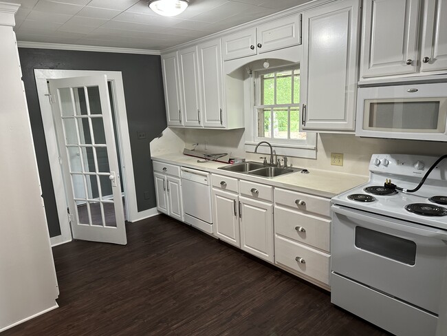 Building Photo - 1846 FM555