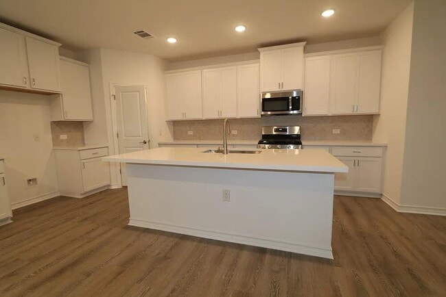 Building Photo - 1620 Purple Martin Dr