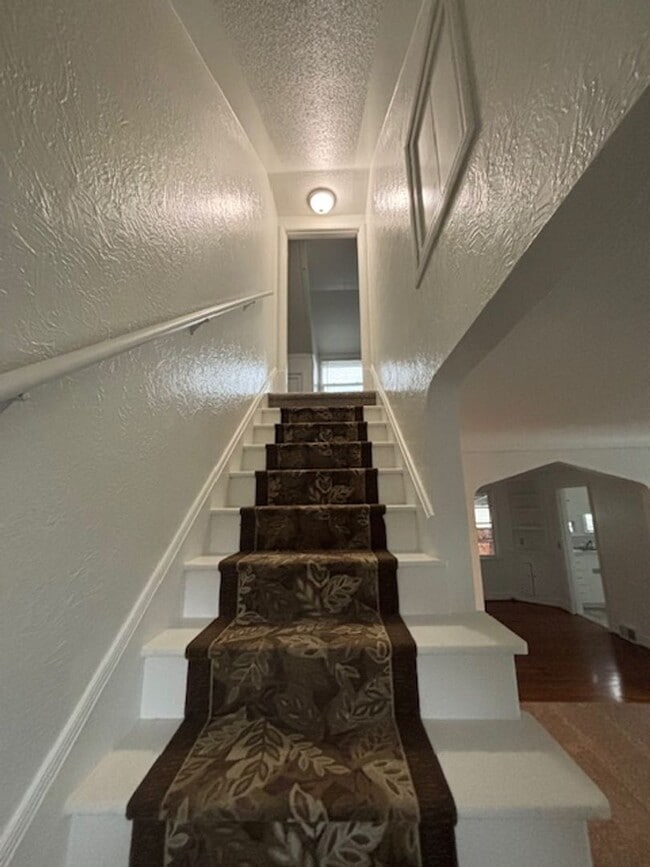 Building Photo - 2 Bedroom 1 Bath Home Newberg OR 97132