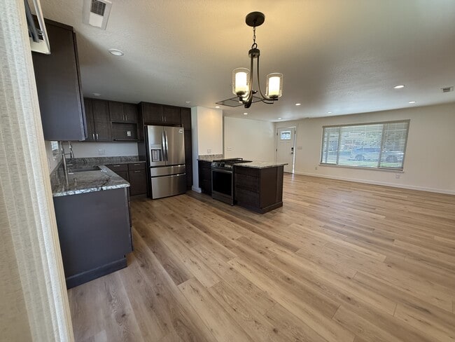 Building Photo - 2853 Tahitian Ave