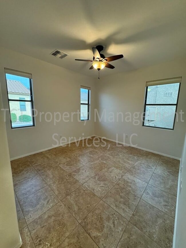 Building Photo - Beautifully Updated Bungalow in Power Ranch