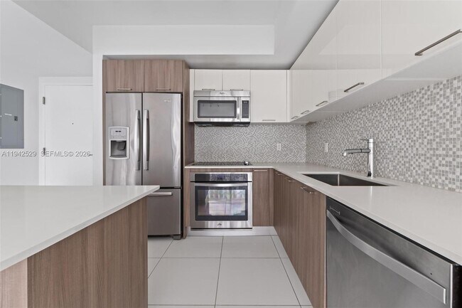 Building Photo - 5252 NW 85th Ave