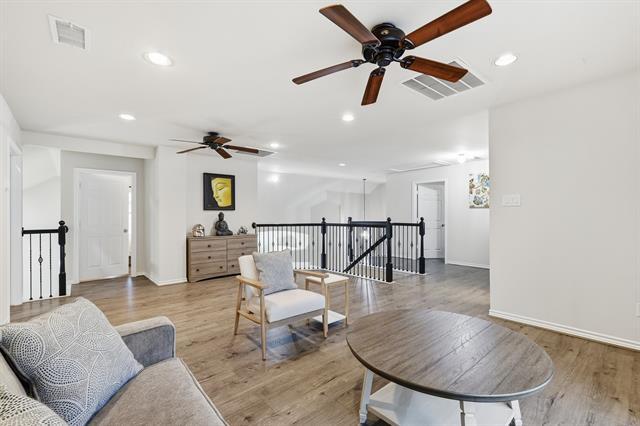 Building Photo - 2122 Trickling Creek Dr