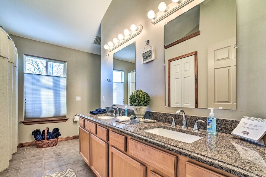 Bathroom 1 - 5027 Harp Dr